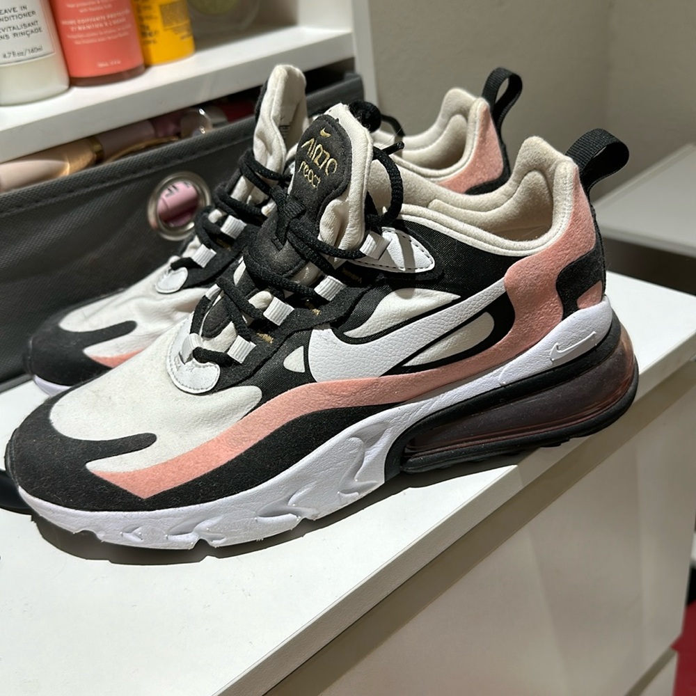 Nike tennis shoes